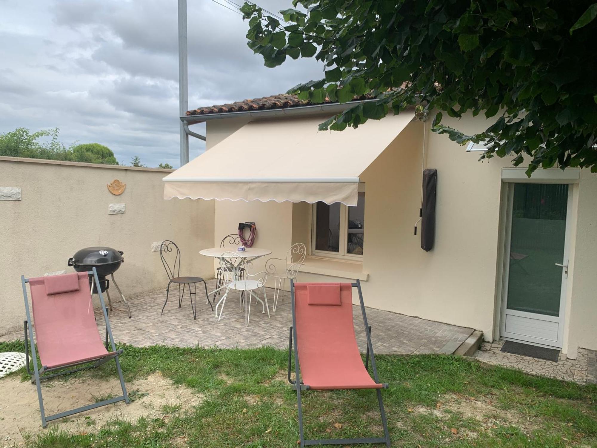 La Maison D'Eloi Montignac-Charente Exterior photo